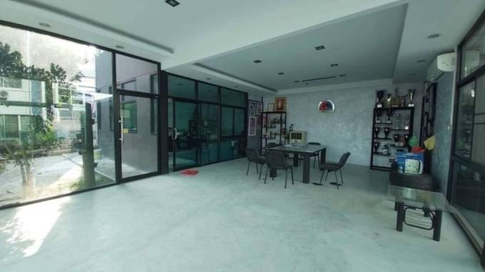 บ้านเดี่ยวหลังใหญ่ 2 ชั้น+อาคารสำนักงาน ห้วยกะปิ ชลบุรี ภาพที่ 18